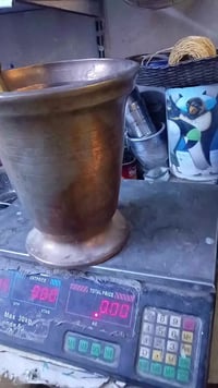 ارتفاع ٢٢ • وزن ٩ كيلو • مخطط