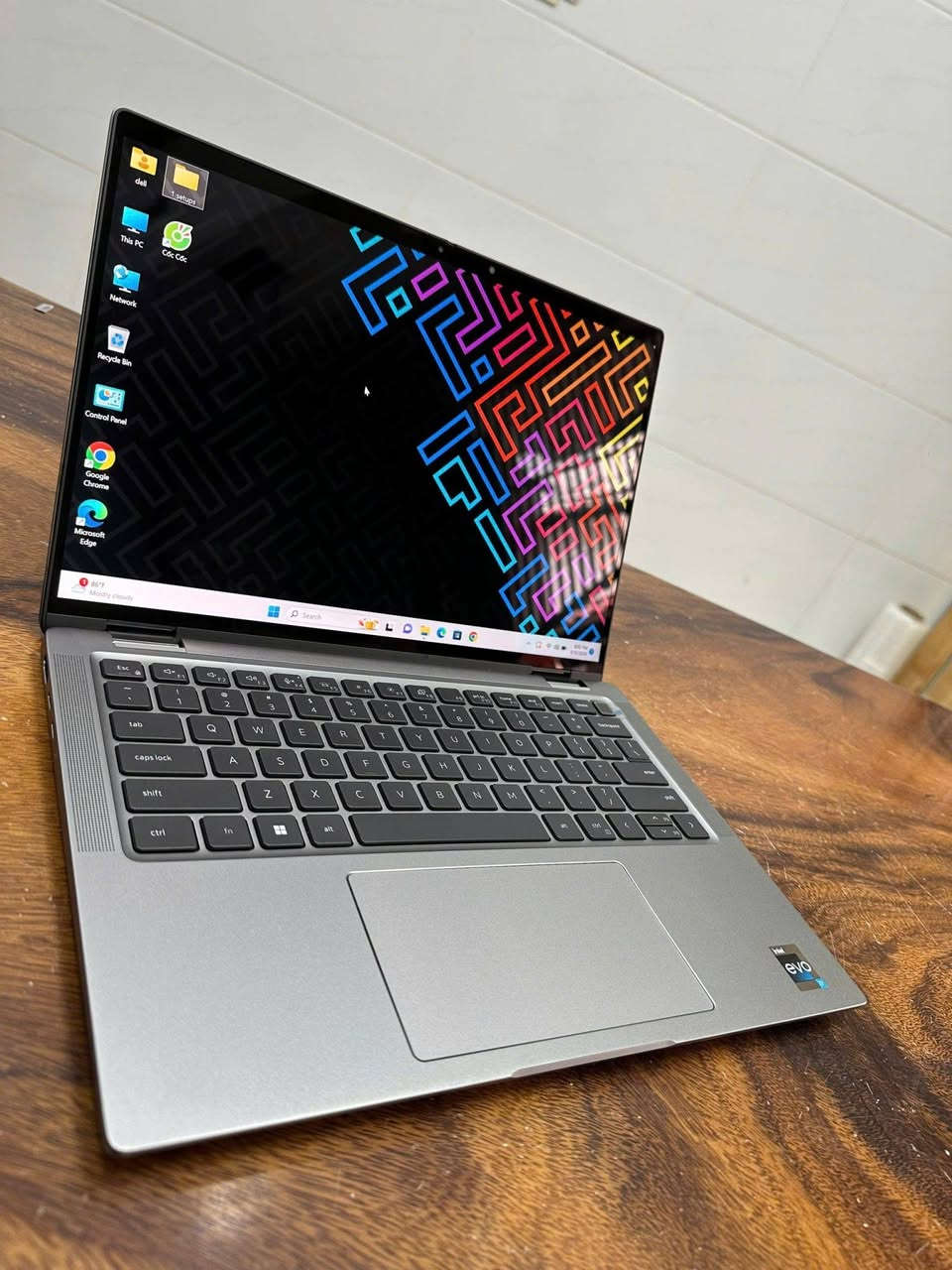 #عرض_العيد_يمنا_بفارق_قوي💪
#معالج_جيل_13_حديث_جدا
نسولف عالعرض هذا الموديل كان برام 16 معروض ب725 الف

هسه صار برام 32 وبسعر ارخص #فقط_690_الف🔥

💻 Dell Latitude 7440 – قمة الفخامة والأداء

🔥 جهاز أعمال فاخر يجمع بين القوة والتصميم الأنيق، مناسب للشغل الثقيل والاستخدام الاحترافي 
✔️ Processor:
Intel Core i7 – 13th Gen

✔️ RAM:
32GB DDR4

✔️ Storage:
256GB SSD

✔️ Display:
14" 2K High Resolution
دقة الشاشة 1920☆☆1200 قريبه جدا من 2k 
اعلى من FHD 💪
✔️ Graphics:
Intel Iris Xe Graphics (Integrated)

✔️ Build & Design:
تصميم فاخر وخفيف مناسب لرجال الأعمال والتنقل

✔️ كيبورد عربي انكليزي مضاء بالخلف 

🎁 مناسب للأعمال | الدراسة المتقدمة | البرمجة | التصميم الخفيف


**إذا كنت صاحب هذا الإعلان وتريد حذفه لأي سبب، رجاءا أرسل رسالة إلى الدعم الفني**