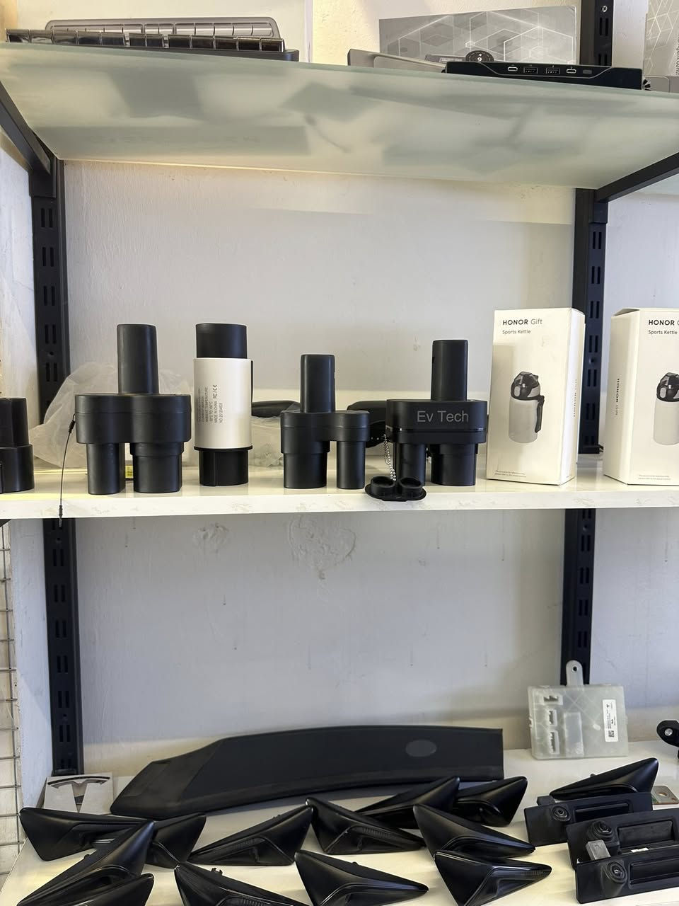 السلام عليكم 
تسلا الليث ev EV-Tech
نوفر لكم كل ما يخص تسلا اكسسوارات وقطع غيار 
بغداد الدوره الاثوريين 
يوجد توصيل كافه المحافضات 
***********
***********
