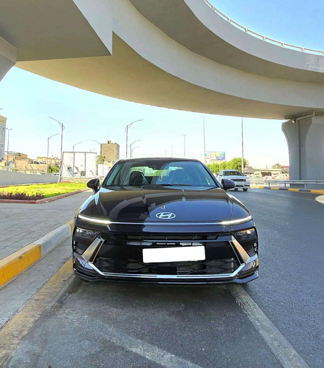 سوناتا 2025 الجديد وارد امريكي
رقم اربيل باسمي / هزه وفحص كله جديد 
ماشيه 6500 ميل فقط يعني زيرو السياره 
2500 مكينة تنفس طبيعي 
السياره بدون صبغ بدون دواخل فقط قطعه وحده جاملغ السكن ونفسه متعدل وراجع ايرباك برده ففط 
بصمة تشغيل + البوب بصمة + تشغيل عن بعد + جنطه ذكيه + ترحيب عند الاقتراب 
فول تحكم ستيرن + شفتات ستيرن  
كشن السايق كهربائي
تبريد شاشة بيانو منفصل
تدفئه بالكشنات
اوتو هولد + اوتو اوف
مانع انحدار ومانع انزلاق
لد امامي نهاري
كيرها دكم
لايت زينون عالي ناصي
رادار امامي خلفي جانبي
شاشة كبيره + كامرا خلفيه دوارة مانع تصادم امامي خلفي
قيادة آليه تحديد مسار
سايد بريك دكمة
السياره كلش جديده
مكاني بغداد المنصور 14 رمضان 
سعره السياره 21500$ وبيه مجال حك الجيه وكل الهلا بيكم 
*********** اتصال او واتس اب
