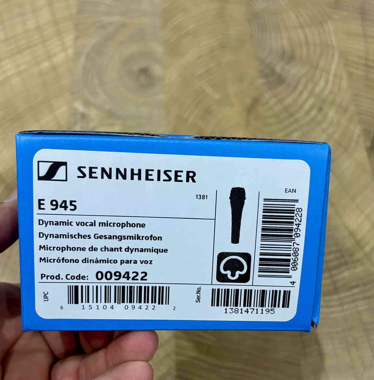 مايك سنهايزر للبيع جديد غير مستخدم 
سعره فقط ٤٥ الف 
كتابة الماني و باركود 
***********
