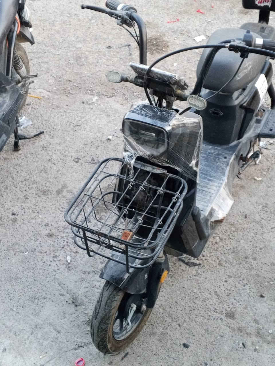 السلام عليكم ماطور شحن للبيع حجم 14 
كلوشغال
3سرعة
الايت 
اشاير
سرعة ⚡ 55
السعر 170بي مجال قليل 
العنوان موصل حي القدس 
للاستفسار ***********
