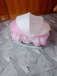 كريكوت اطفال هزاز للبيع السعر 20كوت الانوار 07723707543