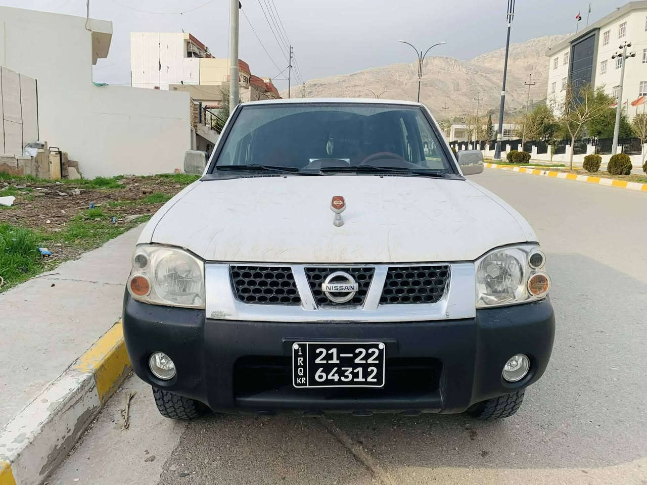 نیسان2010دەبل ئەکسل ساق یەک پارچەو دوو پەڵە بۆیاخی هەیە مەکینەو گیڕی بەشەرت 140هەزار ڕۆشتووە  سعری103گەڵاو مەجالیکی کەم شوین دەربەندیخان ***********     ***********
