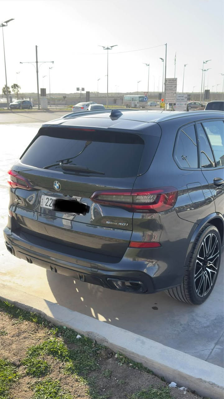 السلام وعليكم … 
للبيع BMW X5 40i 

***********
*********** 
 
السياره موديل 2023 
محرك ٦ سلندر توربو 
سيارة وارد امريكي 
سياره كلين بيها تعديل بارد بسيط تقريبا شبرين فقط
بدون ايرباك بدون دواخل بدون تبديل بدون فتح 

بانوراما 
٥ كاميرات 
٣٦٠ حساسات + نقطه عمياء 
داتاشو HUD 
اناره داخليه عده الوان 
تشغيل عن بعد
‏Autopark 
‏Auto hold 
‏Auto start/stop 
‏Auto reverse 
تحديد مسار 
نظام مانع اصطدام امامي وخلفي 
ستيرن بي تنبيه هزاز 
دبل صندوق كهرباء وبحركه الرجل يفتح وينسد 
لايتات ليزريه بلادي وادابتڤ 
ماوس وكير كرستال بلادي 
كشن جلد وكهرباء وخزن وهيتر 
ويل تو سايز 
سياره ماشيه ٥٠ الف 
سياره بدون مصرف عدا دهن وبانزين 
رقم اربيل + السياره باربيل 
السعر : ٤٥٥ وبي مجال 
معلومات اكثر : 
 ***********
*********** أربيل, العراق
