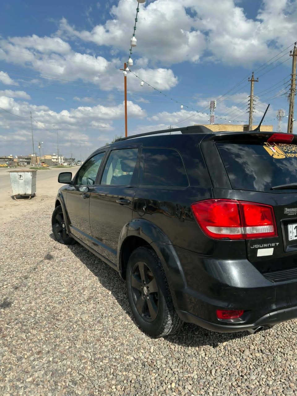 دوج جورني 2012
3.6L V6 
تبريد 3 قطع 
وارد ضربتهة شفة دعامية بدون لغود ولا شواصي يعني ضربتهة كلش خفيفة وحلوة فقط شفة دعامية بيهة نقص بس تبديل رواجز (مو ضروري تبدلهن فقط صوت خفيفة بل تشغيل صباحاً ويروح ) وصوندة تبريد مزروفة يعني تصليح التبريد كلة ميكلف 90 الف وصبغ بنيد جارد

سعرهة 110 وبيهة مجال 
سنوية 2028 حديثة بسمي 
مكاني بغداد
***********
