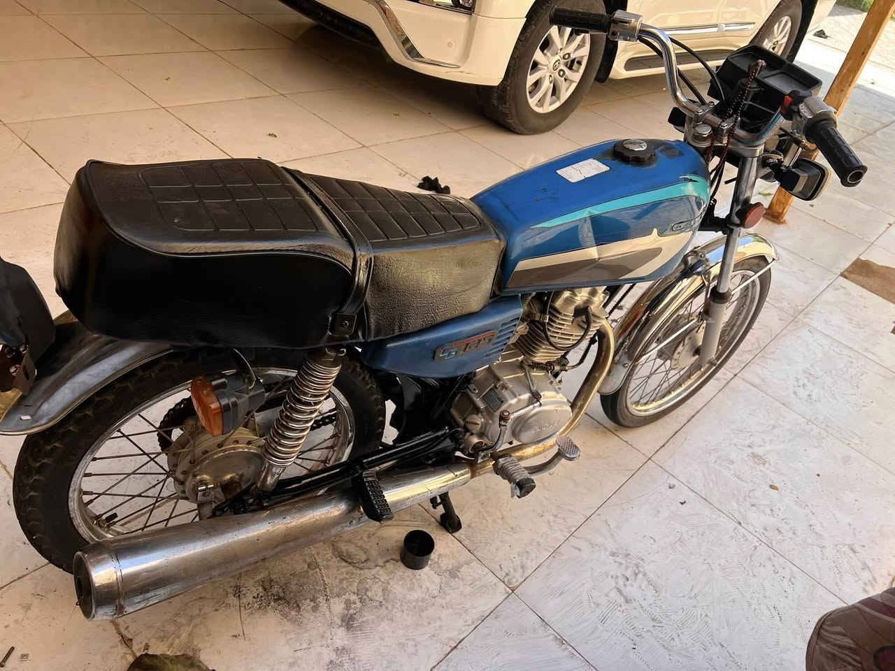 سلام عليكم دراجه البيع نامه الصلي ما مفتوحه شاصي بلاد بدون آوراق كهرباء عوزهن بس باتري شغالات السعر 550وبيهه مجال قليل رقمي ***********
