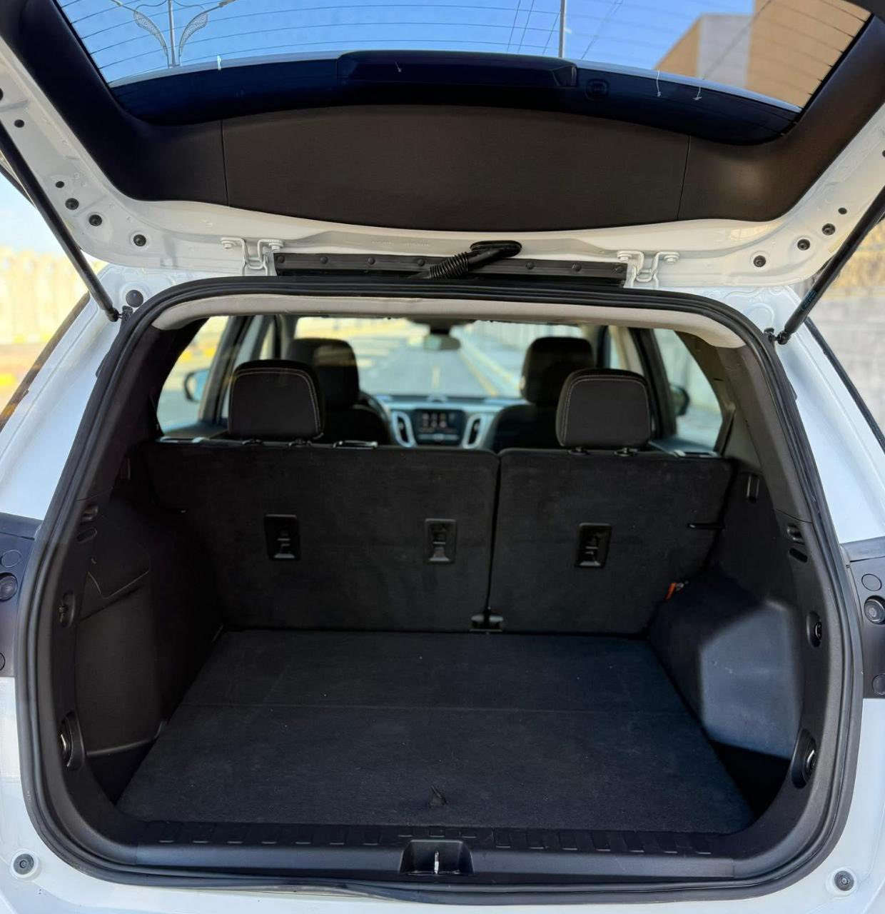 للبيع ‭٠٧٧٣ ٢٧٣ ٢١٩٦‬
