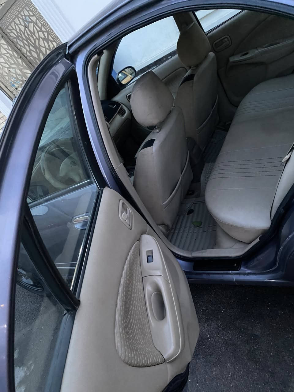 السلام عليكم سني مويل٢٠٠٤
مكينه كير مكفوله
السياره مصبوغه سنه٢٠١٤
عليه ادامه كامله وخير من الله
السعر٧٨
ميعجبه السعر اعبر المنشور فدوه رحتلك
رقم الهاتف***********
