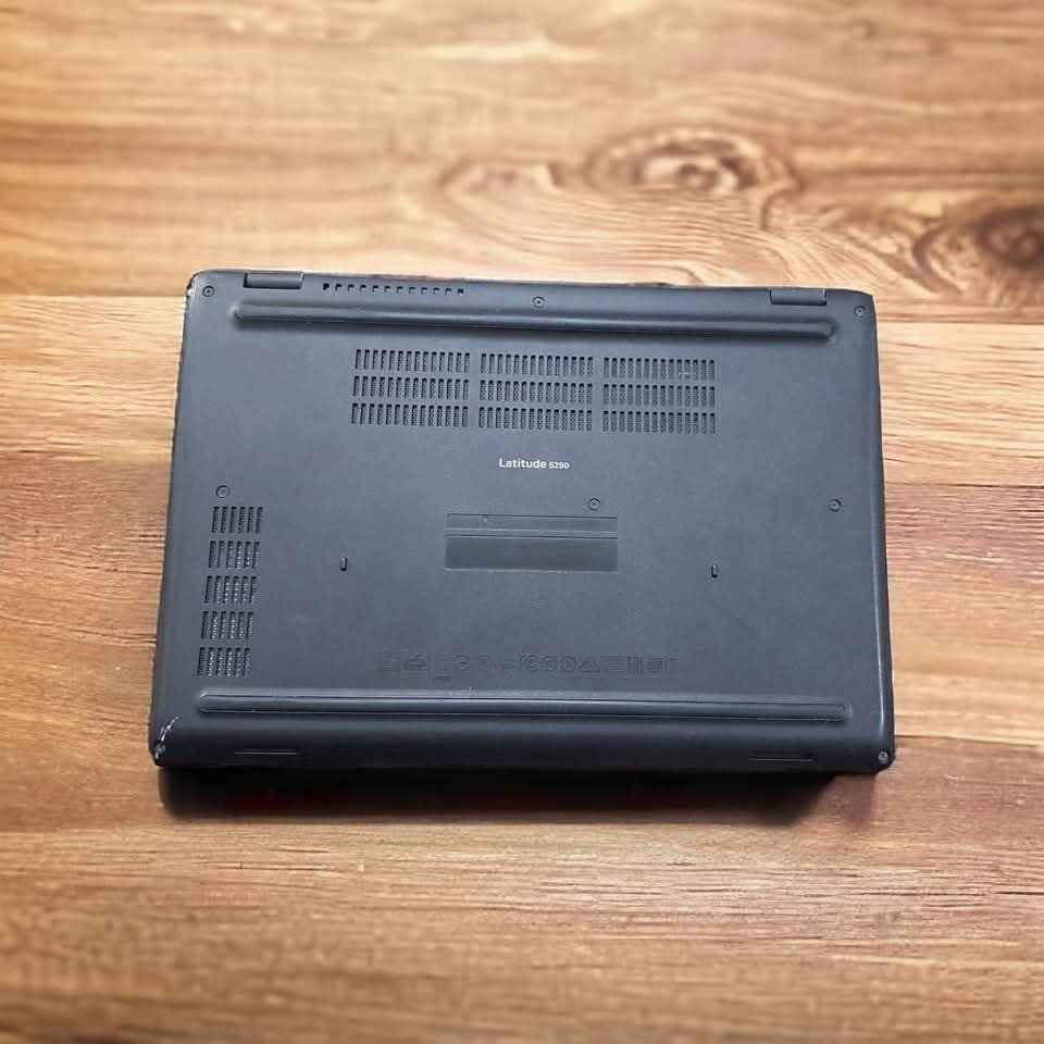 لابتوب دل من الجيل الثامن ورام ٨ بسعر 120 الف دينار فقط✨ 💁🏻

Laptop: DELL 5290 💻

Processor:
Core i3 - 8th - U 
معالج كوراي 3
الجيل الثامن 
فئة المعالج U - ( يطول بالشحن )
Ram: 8 GB  ddr4 
رام 8 كيكا ددر٤

Hard Disk: 128 GB - SSD
هارد 128 كيكا  اس اس دي 

Graphic card: Intel 4 GB
كرت شاشة داخلي انتل 4 كيكا

كيبور ضوئي
والحروف على الكيبورد ( انكليزي/ عربي )

حجم الشاشة 13.3

♡ السعر: 180 الف دينار فقط

🎁🎉   الملحقات 🎉🎁

♡ حقيبة 
♡ شاحنة 

 *********** المحمودية, بابل
