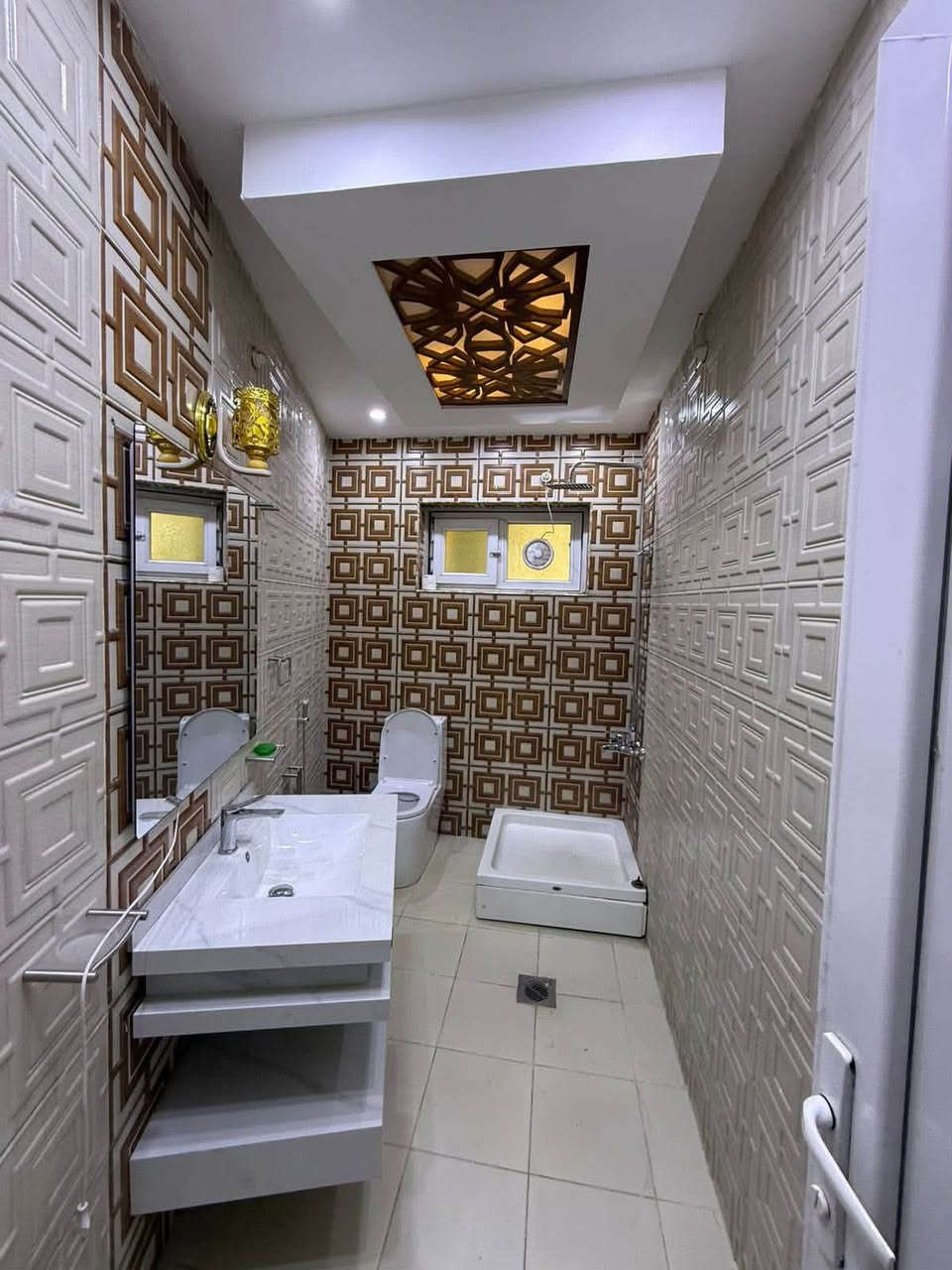 دار مؤثث للايجار مناسب للشركات والأغراض التجارية

📍العنوان : - الكرادة - المسبح مربع السفير الفرنسي

🔸 التفاصيل :

• المساحة : 246 متر

• بناء حديث سنة 2019

• 6 غرف نوم

• 5 حمامات

• مطبخ متكامل

• كراج سيارة

📞 للاستفسار الاتصال على الرقم 

  ***********  مهندس اسامة 

نستقبل جميع العروض العقارية (بيع - شراء - ايجار) في بغداد
