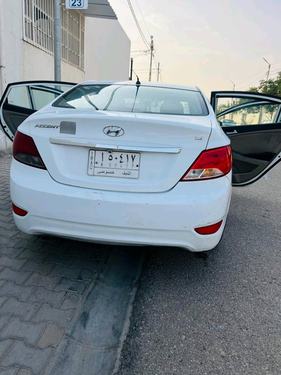 سلام عليكم اكسنت موديل16 للبيع فول مواصفات مكينه 1600 تبريد شغال بيها 3قطع مكاني نجف ***********