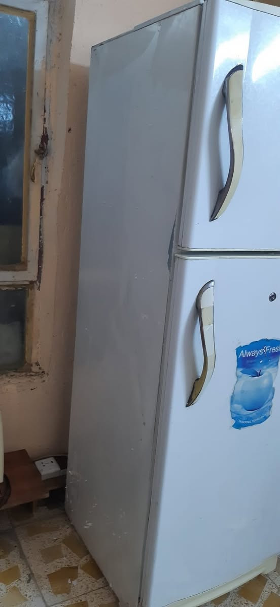 السلام عليكم ثلاجه للبيع تشتغل بس ماتبرد مااعرف شبيها ابيعها على عطلها بغداد مدينة الصدر


**إذا كنت صاحب هذا الإعلان وتريد حذفه لأي سبب، رجاءا أرسل رسالة إلى الدعم الفني**