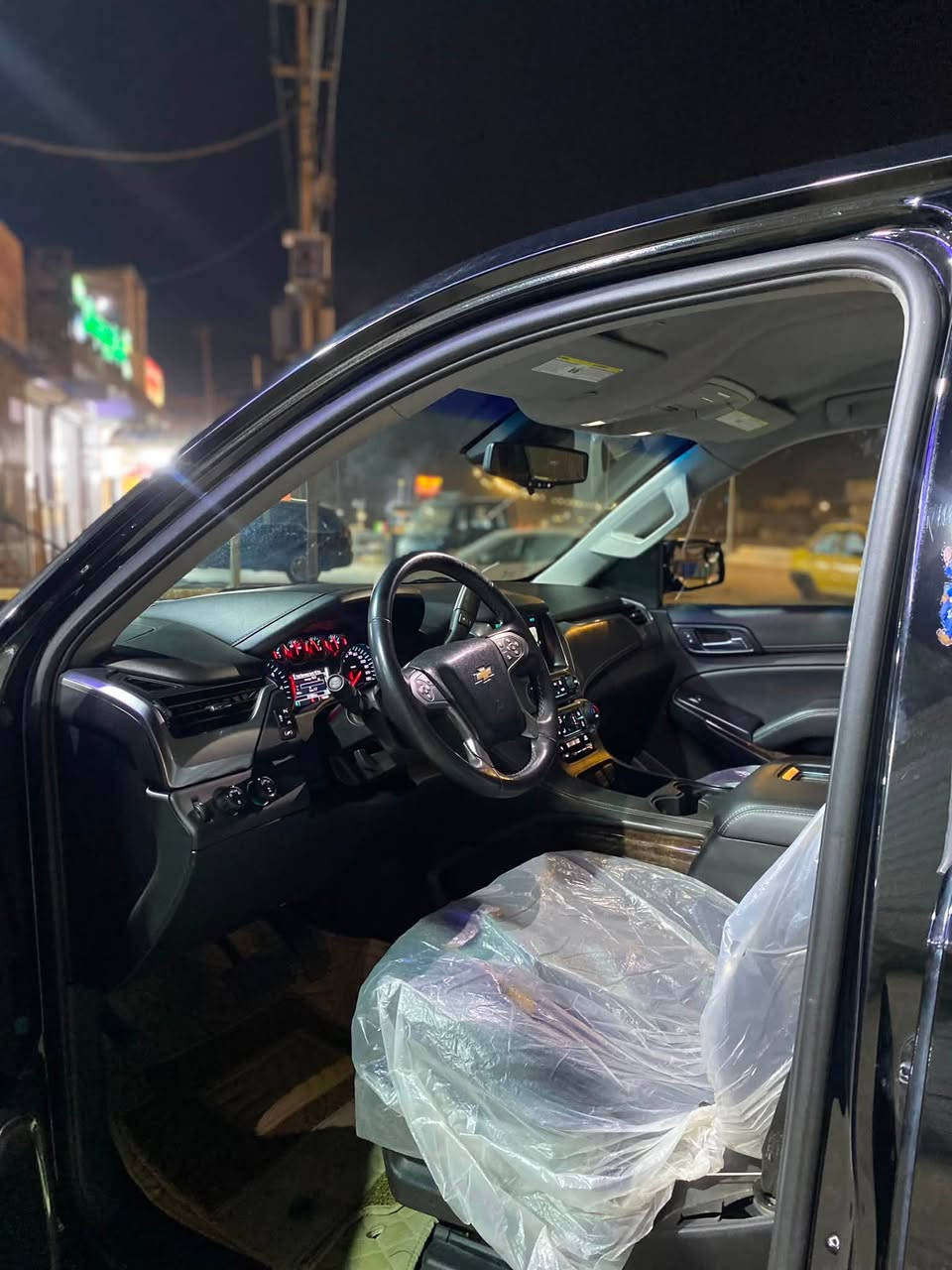 للبيع | تاهو Lt موديل 2019 
السيارة بحالة ممتازة ونظيفة جدًا
▪️ الممشى: 81km
▪️ المواصفات: فول فول
▪️ الدفع: فور ويل
▪️ المحرك: 5.300
▪️ اللوحات: بغداد
▪️ الموقع: بغداد
المواصفات:
 • كشنات  مخمل
 • كهرباء + تدفئة
 • خزن 3 وضعيات
 • ستيرن كهرباء + تدفئة
 • نظام رادارات + وقوف ذاتي 
 • وضعيات قيادة متعددة 
قاصة + ستيرن رجاج + كشن رجاج
كشنات قلاب 7 راكب
 • تشغيل عن بُعد
 • بخاخات تنظيف اللايتات الأمامية
 • حساسات أمامية وخلفية
 • ويل 18 إنج بلادي
✔️ السيارة تبديل جاملغات وبنيد القطع الاصلية موجودة بدون دواخل
📞 الاتصال ***********
السعر 360 دولار
