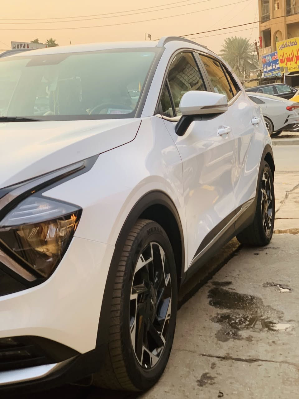 السلام عليكم
كيا سبورتج 2023🔥🚘

رقم أربيل  الجديد انكليزي تحويل او وكاله بسمي 

شخط باب خلفي 20 سم غير محفور بسيط والباقي كافله من كلشي للدعاميه  كفاله 🔥

ماشيه 52الف 🔥🔥

خليجي موديل 2023✅

سعة المحرك 2.0L✅

مرتبط بناقل حركة أوتو 6 نمر✅

كشنات كهرباء عدد 2 مع تدفئة الكشنات والمقود ✅

حساسات أمامية ✅

حساسات خلفية✅

لايت زينون + LED✅

كشافات ✅

بك لايت LED✅

حجم الاطار 235/50R19✅

ويل كب ✅

4 دسك✅

ماسحة خلفية✅

اريل نفكيتر ✅

مفتاح التشغيل بصمة نزول وصعود الجام بالريمونت✅

دشبول شاشة ✅

شاشة Apple Car play✅

كاميرا دوارة ✅

مثبت السرعة Cruise✅

المودات والأوامر الصوتية✅

أوضاع القيادة  Drive Mode✅

فحص أنظمة السيارة ✅

حساسات ضغط اطارات ✅

مقود جلد حياكة ✅

شفتات مقود✅

قطعتين تبريد✅

هاند بريك كهرباء ✅

ا ABS ✅

ا Auto Hold   أوتو هولد✅

ا ISOFIX   مثبت مقعد الطفل✅

نظام مانع الانزلاق✅

نظام نزول المنحدرات ✅

اشارة في المرايا الجانبية✅

مخرج منفذ الطاقة✅

ا  Bluetooth ✅

شاحن هاتف Wireless ✅

_______________________________________________

موقع: بغداد // 

السعر 220 وبيها مجال 

لاتصال 
والاستفسار ***********
