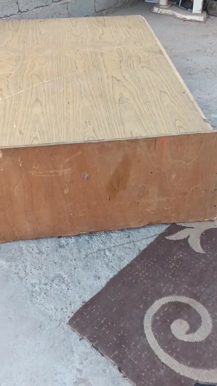 عندي صومية وطباخ للبيع الصومية ٤٠وبيهة مجال والطباخ ٥٥وبي مجال مكاني سبع البور رقم تواصل ‏‪***********‬‏
