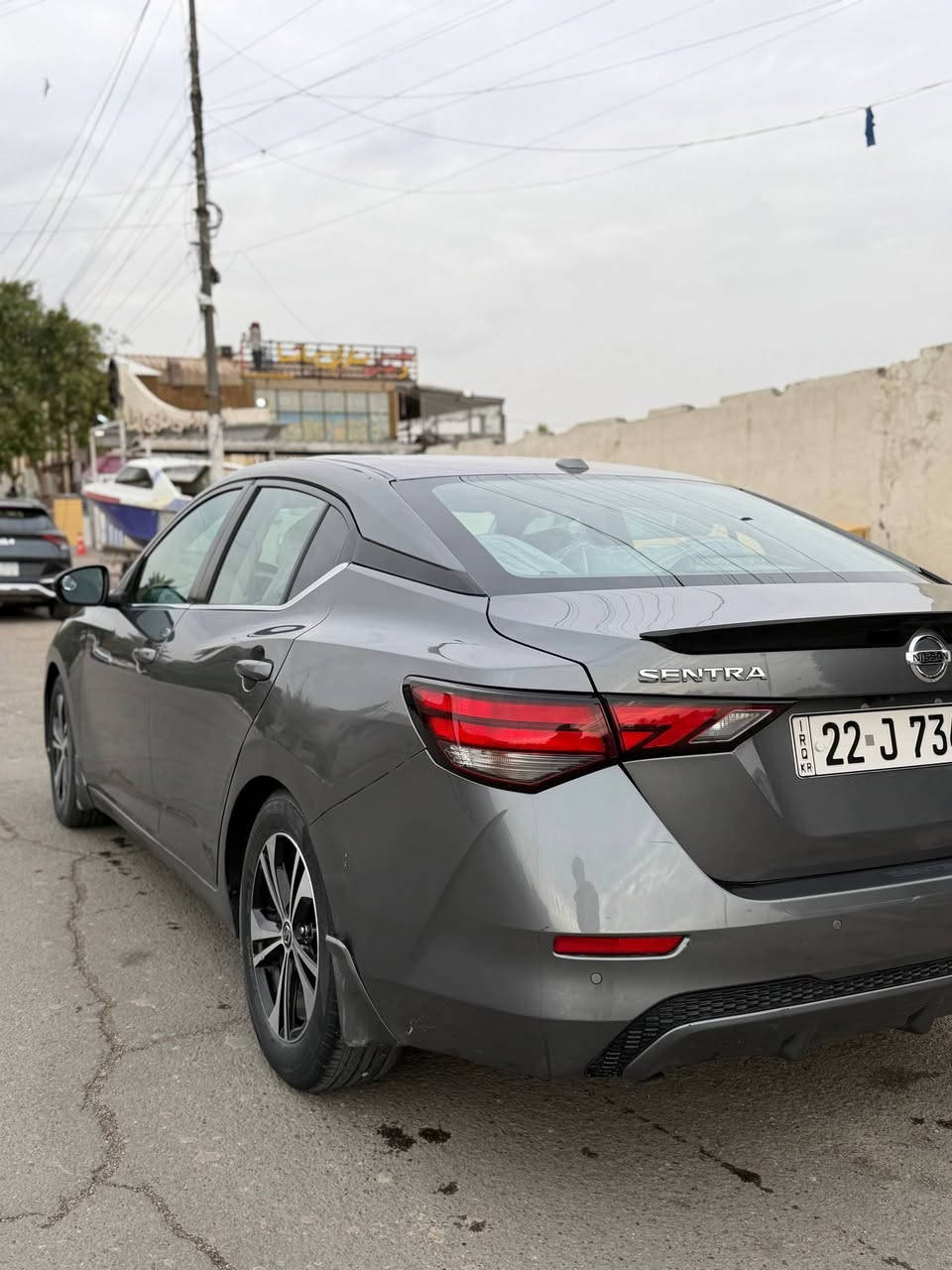 نيسان سنترا موديل2021 وارد امريكي
مواصفات SV :
رادار امامي خلفي وتوقف ذاتي
رادار النقطة العمياء
حساسات خلفية وجانبية
بصمة تشغيل و بصمة ابواب
شاشة كبيرة و كامرة خلفية دوارة
كروز مثبت سرعة و تحكم ستيرن
نظام ECO تقليل صرف الوقود
سياره بسمي تحويلي ثاني يوم 
سيارة بعدها جديدة ماشية 40  الف
مكان السيارة بغداد الحريه 
السعر 128
***********
