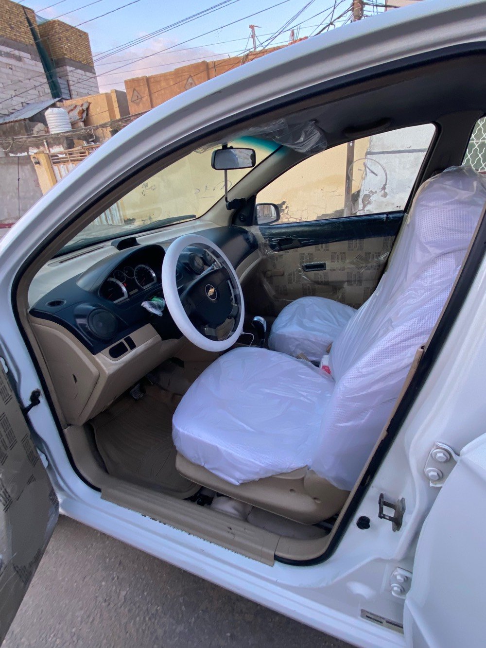 سلام عليكم افيو مديل 2010سياره جديده وجاهزه  
مكان السياره نجف  ***********