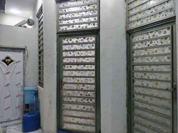 هذا. 100م زراعي طابوق كونكريت. بناء 24. بيه غرفه وصاله وستقبال ومطبخ وصحيات داخليه وخارجيه سعره.  65. سديناويه قرب مدرسه صفي الدين***********
