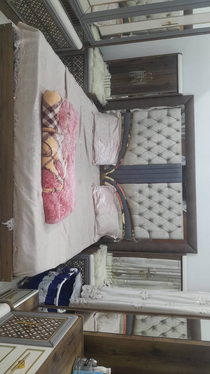 السلام عليكم 
غرفه نوم الى البيع السعر خاص رقم ***********
