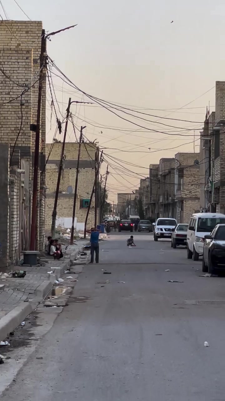 يالله 
بيت البيع 
منطقه حي الكوفه شارع مقابيل محطة بنزين خانه علي الاسمر 
 
مساحه 50 متر  طابقين 

بيت مشتغله كله بيدي 
بناء حديث 
سعر 65 بيه مجال 
الرقم :***********
