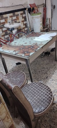 ميز طعام جام للبيع مع ٤ كراسي 07708013445 اتصل بيه وتساب