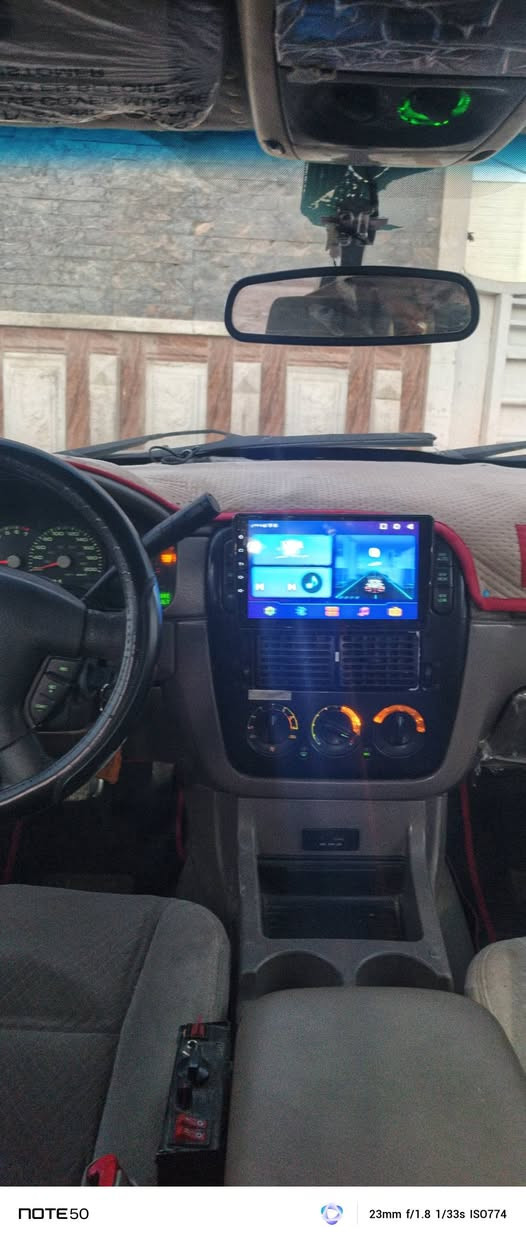 عيني شباب السياره فورد اكسبلور للبيع70ورقه وبيها مجال***********
