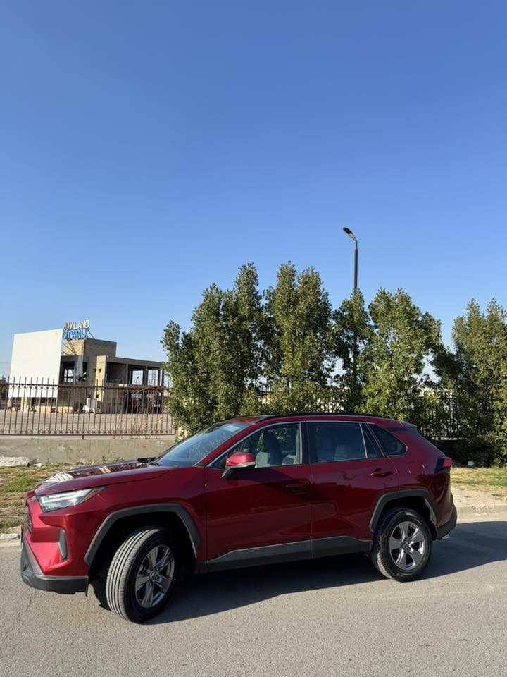 راف فور موديل ٢٠٢٢  فئه xle بانزين محرك 2500 وارد امريكي ماشيه ٤٣ الف ميل فقط
حادثها فقط الباب مال الصندوك ومبدل نفس اللون بدون ايرباك وبدون دواخل 
باتري جديد تخم تايرات جديد 
مواصفاتها:
٣ وضعيات قياده Normal, Echo, Sport  
 📍لايتات ليد
📍تدفئه كشنات
📍تدفئه سترين
📍رادارات جانبيه ( نقطه عمياء )
📍رادار امامي (تحديد مسار )
📍اوتو هولد
📍اوتو ستوب
📍دخول ذكي   
📍فتحه سقف سلايد
📍كامره خلفيه
📍داخل بيجي 
📍باب الصندوك كهرباء
📍كشنات كهرباء
📍تبريد قطعتين
📍تحكمات سترين
📍هاند بريك بصمه
📍مثبت سرعه تفاعليAdaptive Cruise Control
 
📌السياره حلوه ونظيفه ومابيها اي نقص بلعافيه ع الياخذها
السعر  ٢٢ الف و ٣٠٠ وبي مجال بسيط
للتواصل واتساب 
***********
