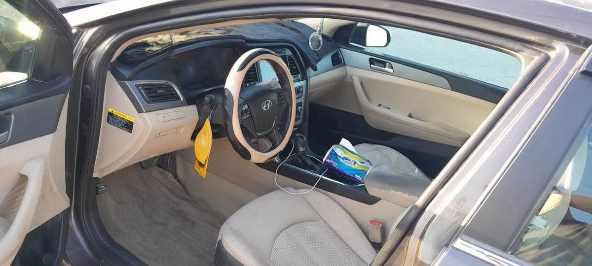 السلام عليكم سوناتا موديل 2016 وراد امريكي رقم بغداد بسمي تبريد ثلج تدفئه مواصفات نص شاشه كبيره تحكم داخل بيجي سياره بيها صبغ ٤ قطع 
السعر ب98 وبيها مجال مكان نجف
الشراي يتصل 
*********** النجف, العراق
