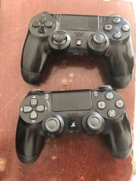 بليستيشن 4  سلم للبيع اونلاين آخر تحديث كيكات نص تيرا  نضيف ما داخل صيانه و مع كامل الملحقات +يدتين اصليات السعر 200 مستعجل علي كلش مكاني نجف مشخاب للتواصل خاص او واتساب ***********
