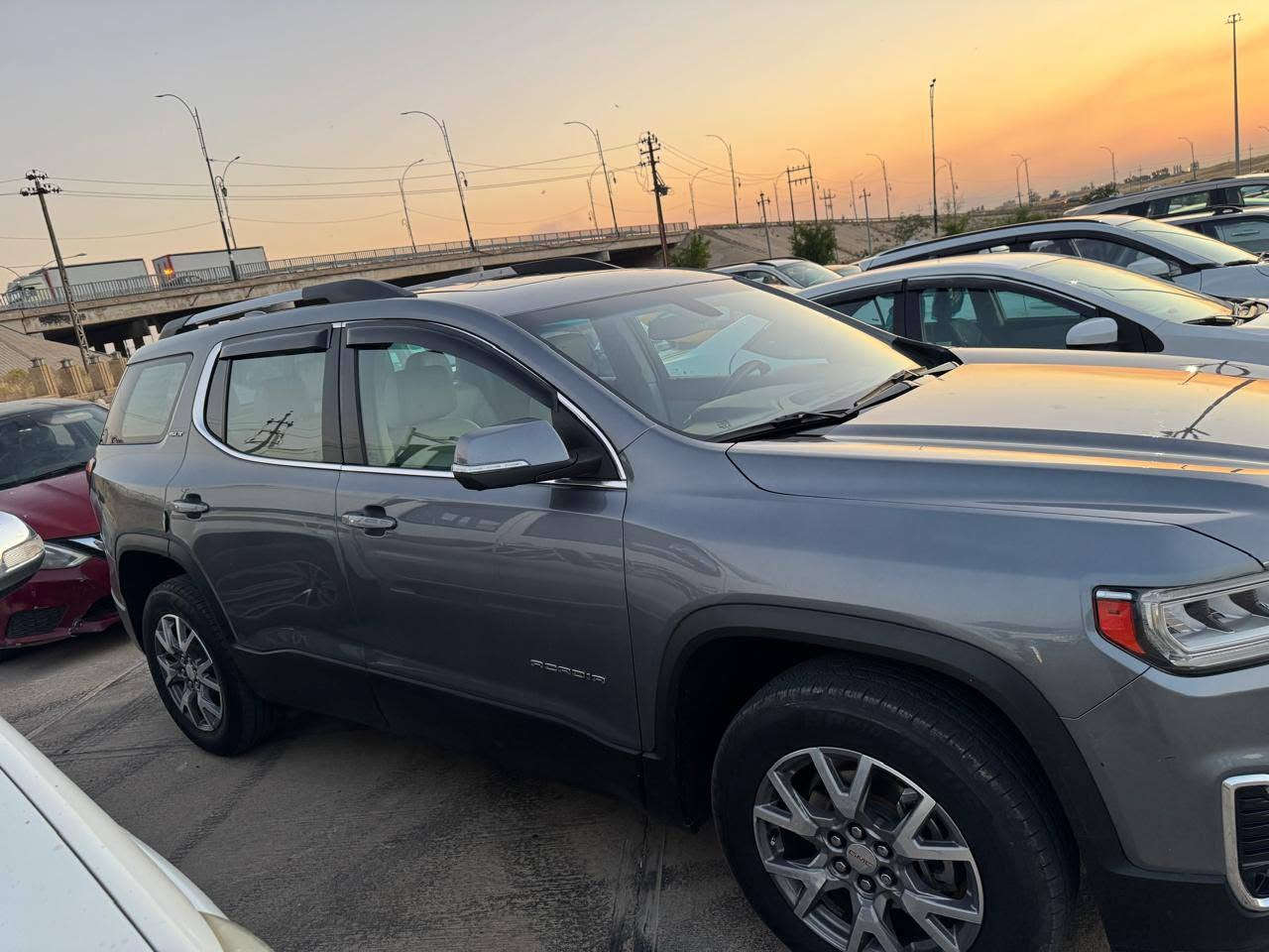 للبيع | GMC Acadia SLT موديل 2020
🔹 الفئة:  SLT
🔹 الموديل: 2020
🔹 عدد المقاعد: 7 ركاب
🔹 المحرك: V6 سعة 3.6 لتر
🔹 القوة: 310 حصان
🔹 ناقل الحركة: أوتوماتيك 9 سرعات
🔹 نظام الدفع: أمامي (FWD) 
✅ مقاعد جلد 7 ركاب
✅ المقاعد الأمامية كهربائية مع التدفئة والتبريد
✅ مقاعد الصف الثاني (VIP) منفصلة
✅ مقاعد الصف الثاني مع التدفئة
✅ بانوراما مزدوجة (عدد 2)
✅ كاميرات 360° (5 كاميرات: أمامية – خلفية – جانبية)
✅ شاشة معلومات وترفيه
✅ Apple CarPlay & Android Auto
✅ Bluetooth + USB
✅ تشغيل بالبصمة + دخول ذكي لجميع الأبواب
✅ تشغيل عن بُعد
✅ بريك إلكتروني (بصمة)
✅ صندوق خلفي كهربائي (Hands-Free)
✅ مرايا كهربائية قابلة للطي - - نقطة عمياء
✅ تبريد ومكيف ثلاثي المناطق
✅ تحكم كامل من المقود (ستيرن)
✅ نظام التوقف الذاتي في الزحامات
✅ نظام منع الانزلاق
✅ نظام منع الاصطدام
✅ نظام المحافظة على المسار
✅ رادار أمامي وخلفي وجانبي
✅ حساسات أمامية وخلفية
✅ نظام مراقبة النقطة العمياء
✅ ويل كروم
✅ مصابيح زينون
✅ دبل إكزوز
السيارة نظيفة استخدام شخصي منذ شحنها من أمريكا إلى العراق ماشية 40 ألف ميل (16 ألف ميل في أمريكا و24 ألف ميل في العراق) 
رقم اربيل ~ سنوية جديدة - هزة جديد - بطاقة بنزين  
صدر وكهربائيات وتبريد وكير بلادي وكالة النظافة 
الضرر// صور الحادث مرفقة مع الصور – البجم كبس – الايرباك فقط البردات
السعر مراسلة على الخاص وتدلل ومجال بالسعر للشراي@
السيارة بأسمي وشرط التحويل
مكان السيارة كركوك
للتواصل  ***********
