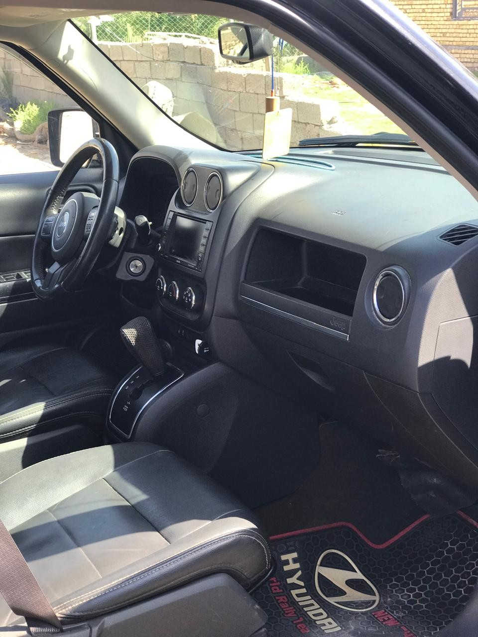 سلام عليكم جيب باتريوت البيع موديل 2017ارقم بصره السعر 113
كشنات جلد +كشنات كهربائيه 
تحكم ستيرن 
تشغيل عن بعد 
فتحه سقف 
شاشه قلاب بلاديه 
محرك 2000
وارد امريكا مثل ما موضح بالصور باب الجنطه الخلفي 
الاستفسار ***********
/////////////***********
