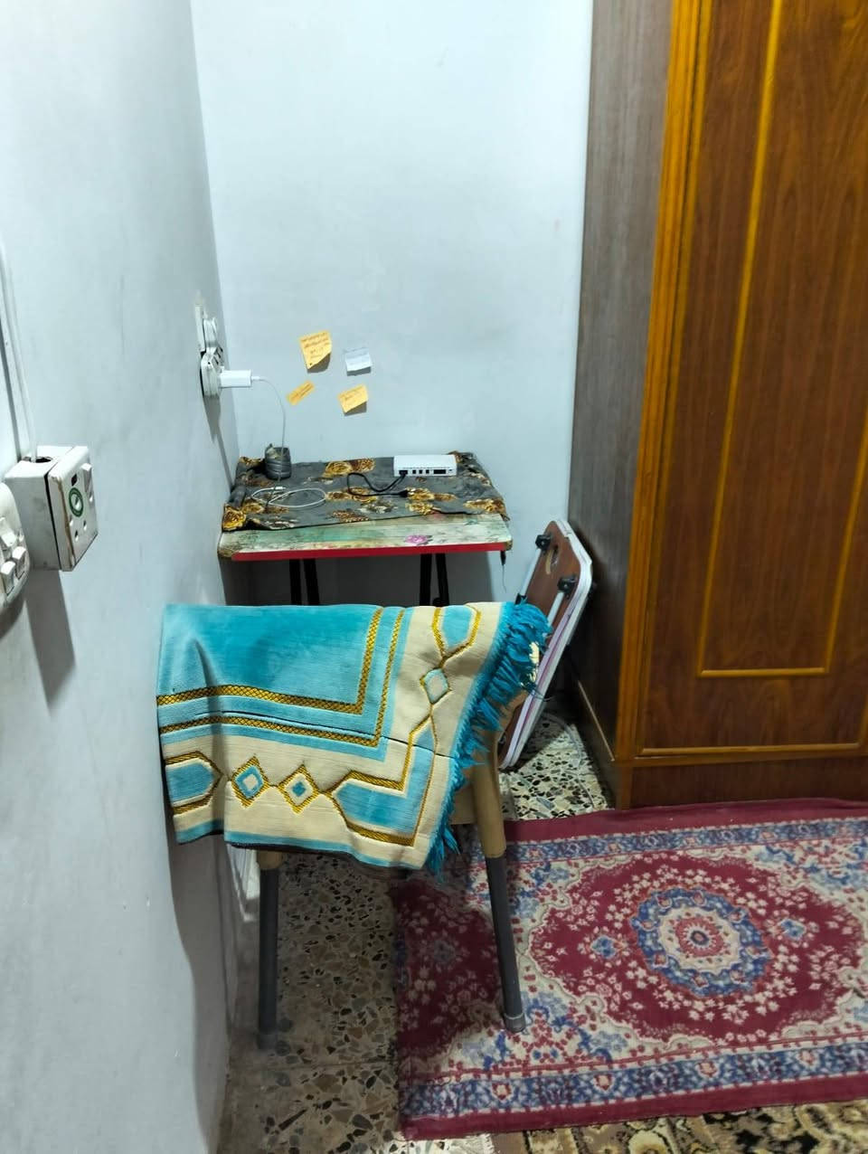 بيع بيت ركن على شارع ماهر   المساحة  230/متر 
خدمات كامله   
يصلح مشتملات اثنين  
شارع ماهر   
السعر ٨٠ وبي  مجال 
***********
 مااجوب على خاص   فقط اتصال
