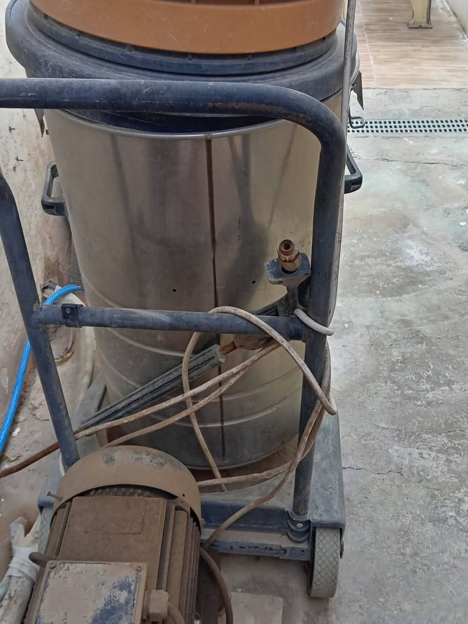 هاي الاغراض للبيع   كلها شلع ٣٠٠وبيها مجال للطيبين للاستفسار ‏‪***********‬‏
