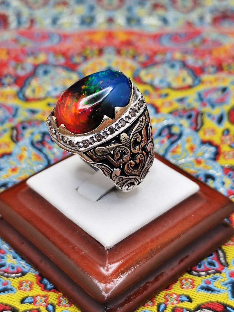 لمسة فخامة وجمال لكل مناسبة" امنح من تحب هدية تعبر عن حبك الدائم”صناع الفن الرفيع لا يقدر إنتاجه سوى أصحاب الذوق الرفيع”للطلب الأحجار الكريمة والحجز يرجى مراسلتنا على الأرقام التاليه واتساب 
*********** ابو عباس
*********** أبو محمد
*********** ابو حسين 

العنوان النجف الاشرف سوق الكبير قيصرية نور الشرع 👈الموبايلات سابقا👉
