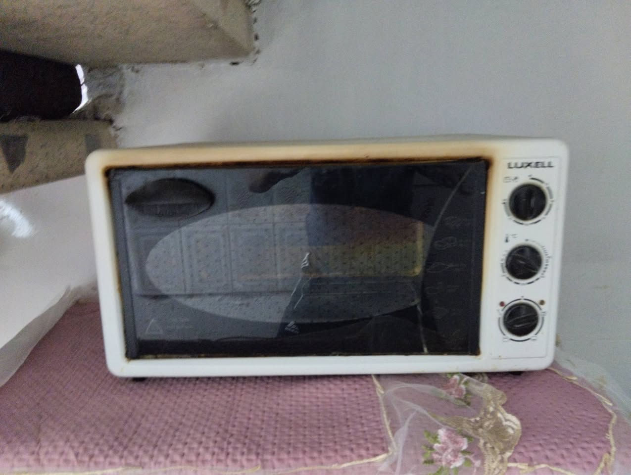 طباخ كريزي مصري مستعمل نضيف السعر 125 
  فرن مستعمل السعر 25 
    للتواصل على الرقم ***********
