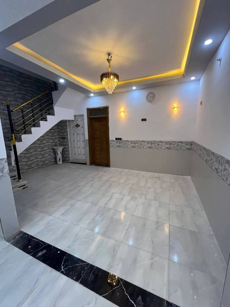 مجمع سيد اسماعيل السكني 
المساحة 75 متر طابقين 3 غرف نوم وصاله واستقبال ومطبخ وصحيات عدد 3 غربي شرقي مغاسل داخل وخارج
للبيع العنوان كربلاء مجمع سيد اسماعيل خلف جامعة كربلاء قرب مدينة الزائرين عمود ١٤٣ مقابيل مزار سيد اسماعيل يبعد عن الامام الحسين  10 دقائق ب السياره توصل يم الامام الحسين يصلح سكن او حسينيه للزوار طابو زراعي إقرار محكمة سند 25  
للاستفسار اتصل على الارقام التالية واتساب *********** *********** *********** بغداد, العراق
