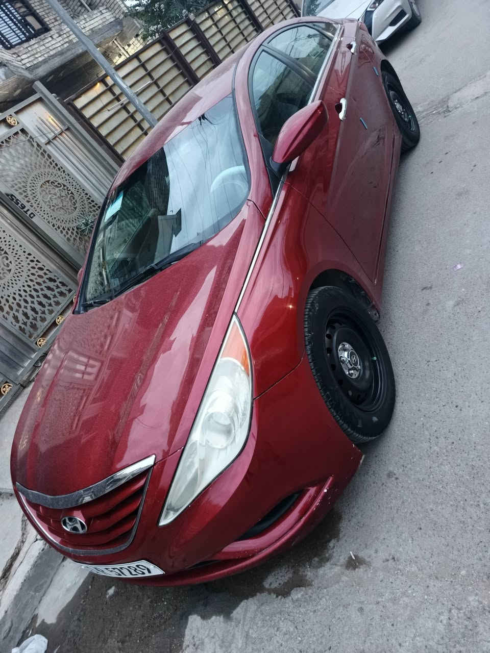 للبيع سوناتا صبغ عام موديل ١١ بسمي كامره حساسات تحكم ستيرن السعر ٧٨ مكان الدوره  *********** تخم تاير جديد
