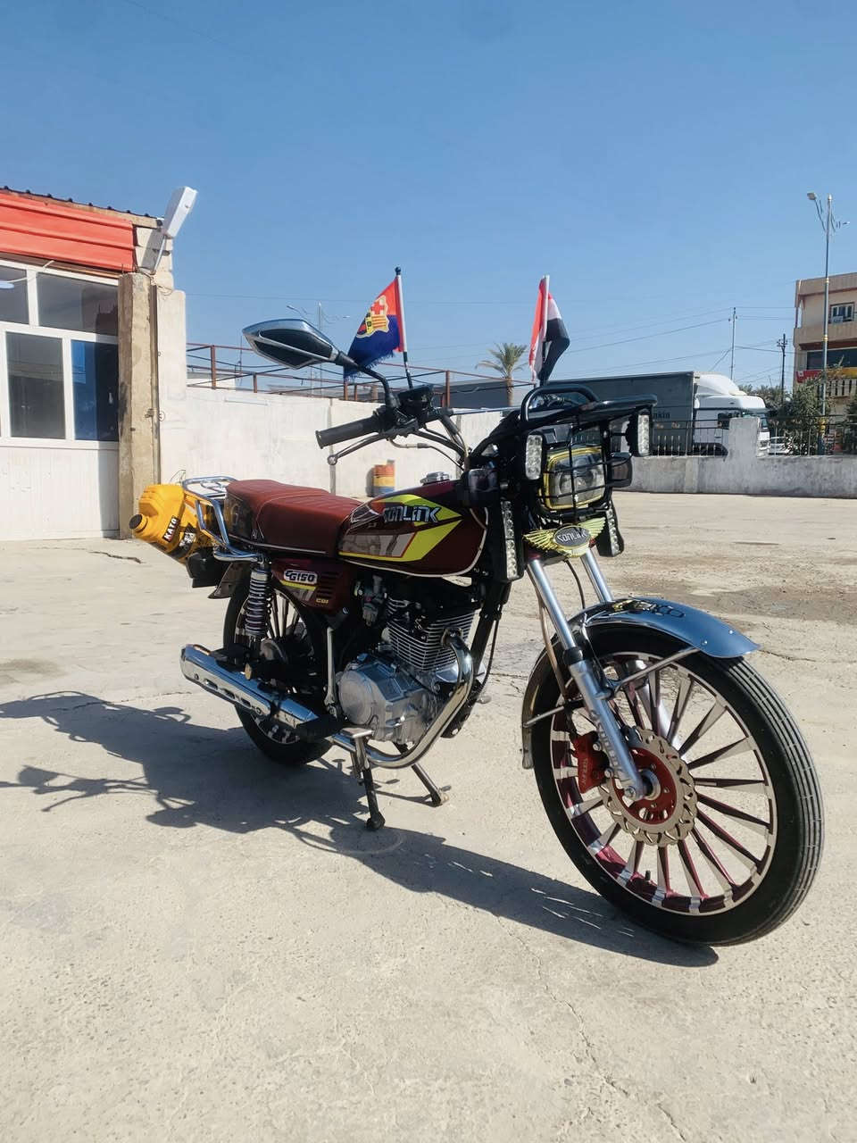 السلام عليكم دراجه سيفان سوليك 24
بي مني فيس 
الدراجه نضيفه كلش 
محرك 150 سيسي
مامفتوح المحرك شرط لا فيلزه ولا شنو 
ملاحضه الويل شويه بي عواج وما مئثر عل مشي 
بصمه تشغيل عن بعد 
كلشي شغال 
مكان الدراجه العلم 14
السع670 وبي مجال بسيط للطيبين 
***********
