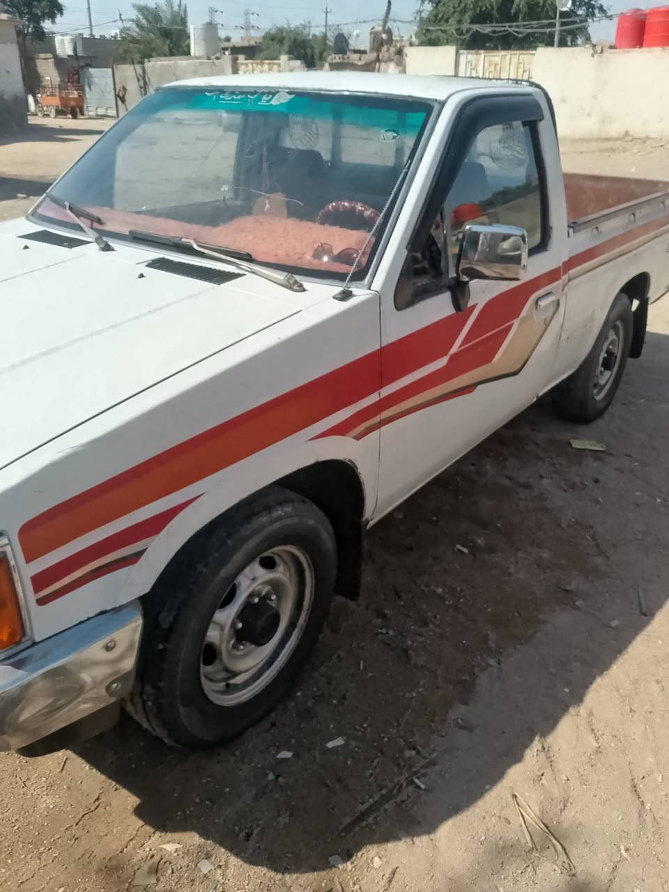 سياره نيسان للبيع موديل 92رقم بصره دولي بسمي سنويه نهاية 28محرك كير شاصي كله نضيف  خياس مابيه لمكان البصره الزبير حي الشهداء رقم ***********سعر 46
