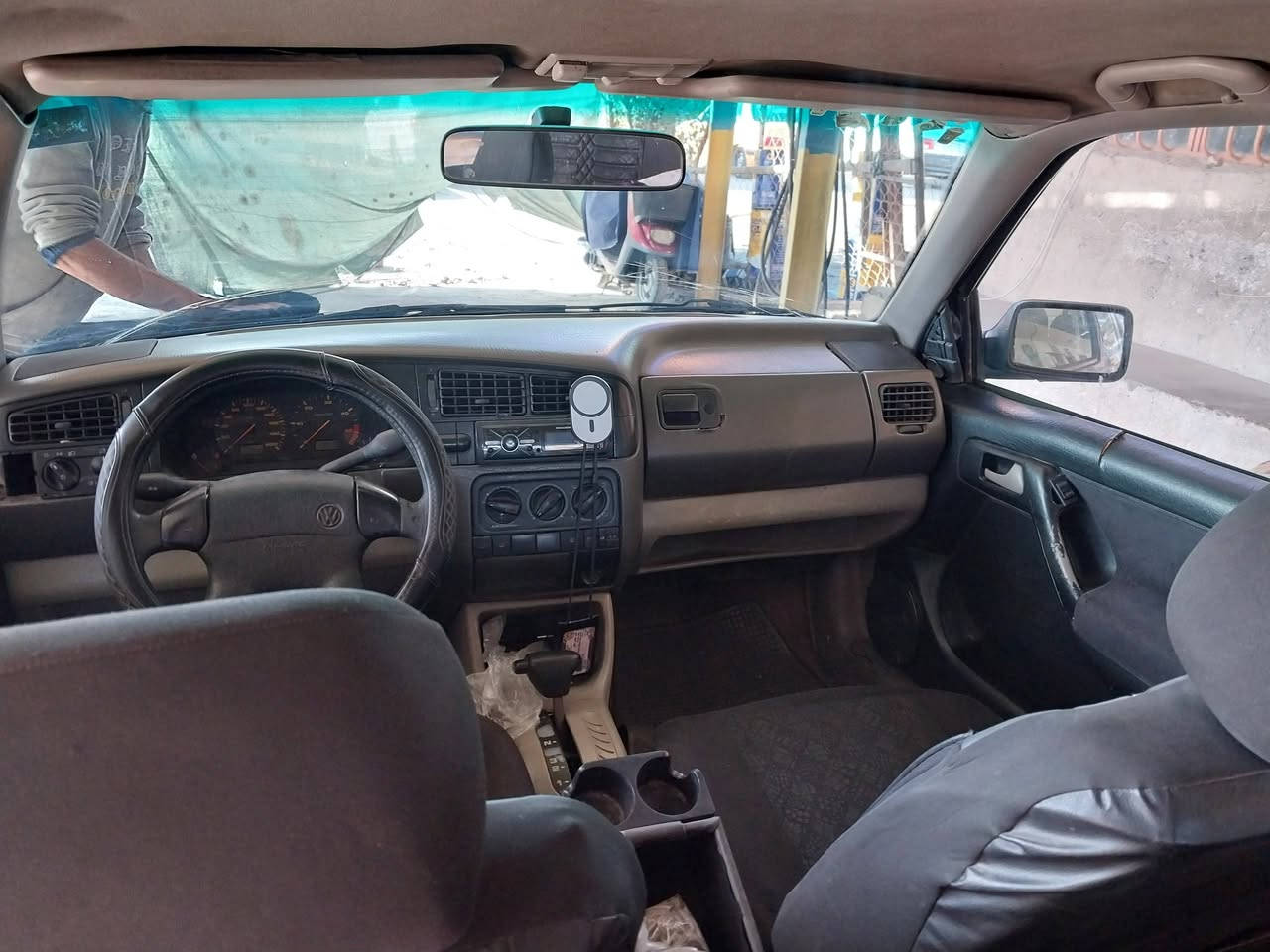 السلام عليكم ورحمة الله وبركاته من رخصت الادمن المحترم كولف مديل 94 نفح
محرك جديد من حجي ليث شديده كير أوتو ميكانيكي تبريد شغال السعر 42 وبيه مجال حداديه باتري جديد /***********
