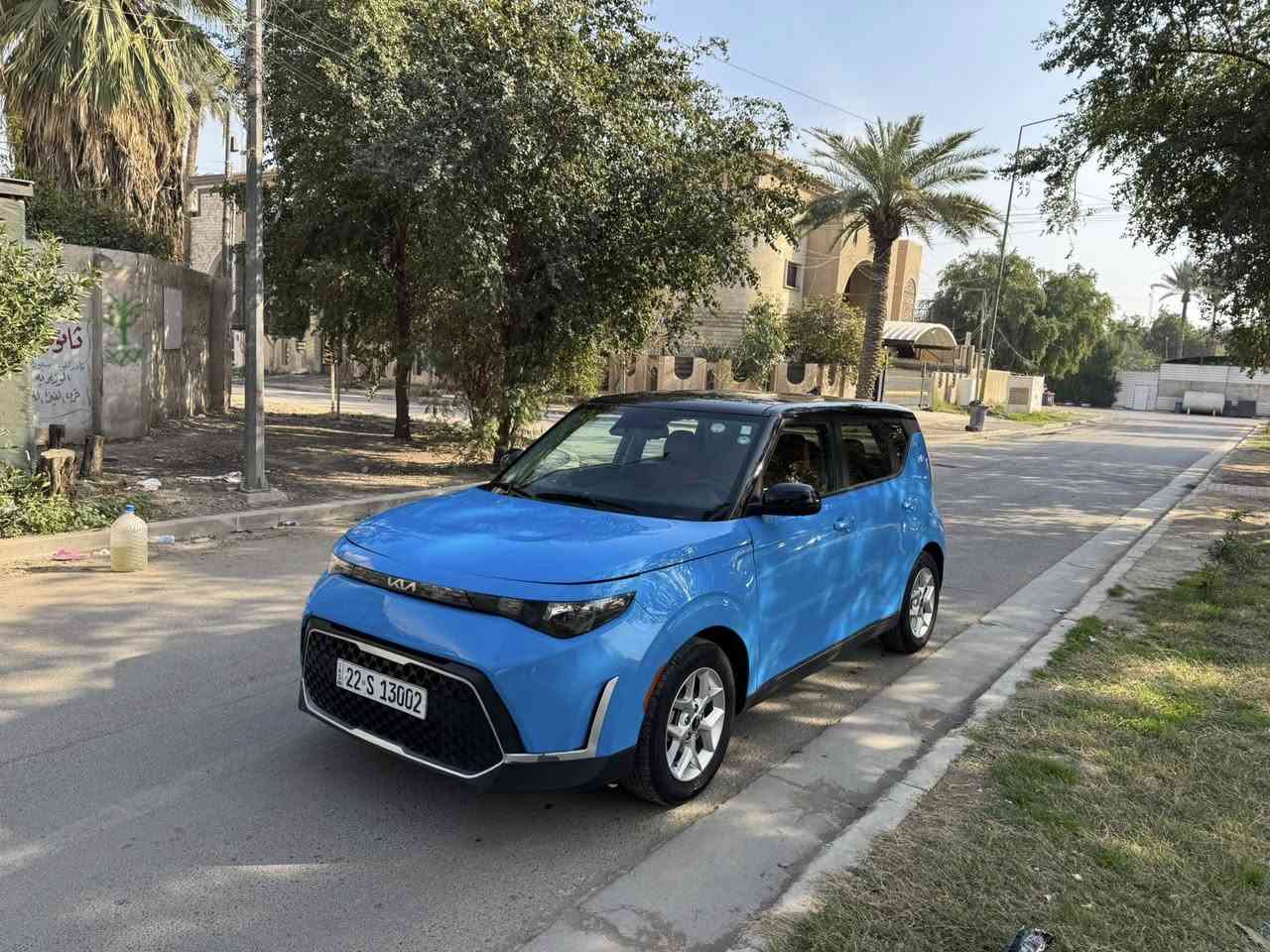 السلام عليكم
كيا صول موديل 23 لون مميز تو كلر ( قمارة اسود ) 
حادثها جاملغ امامي وبابتين . 
ماشية 35 الف ميل . 
مواصفات :- محرك 2000 دوش ، بصمة ، تشغيل عن بعد ، شاشة كبيرة ابل كاربلي ، كاميرا خلفية ، رادار امامي وخلفي وجانبي ، مانع توقف ، نقاط عمياء ، 3 انظمة قيادة ، اوتو ستوب ( اطفاء ذاتي ) ، مانع تزحلق ، مثبت سرعة ، ويل كب  ، تبريد شاشة ، كشنات كهرباء ، وباقي مواصفات المعروفة … 
رقم اربيل جديد ( وكالة او تحويل ) . 
السعر :- 158$  وبيها مجال بسيط . 
مكان / بغداد . 
للاتصال / *********** .
