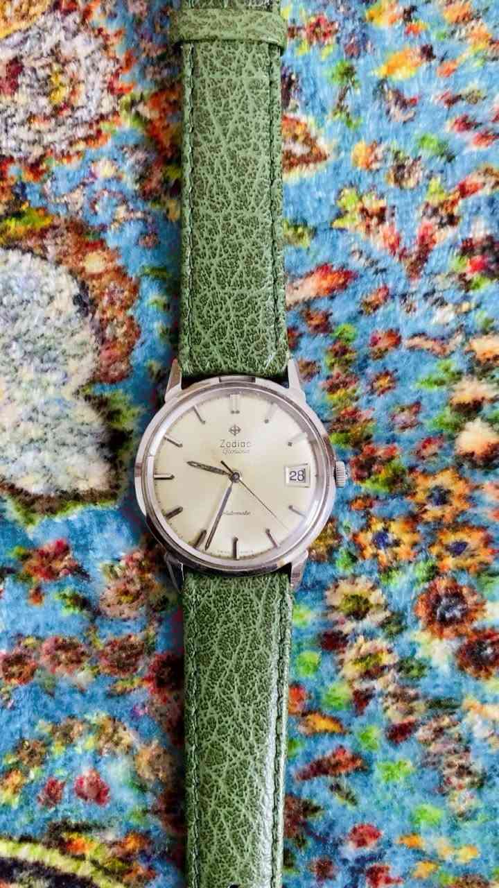 السلام عليكم
ساعه ماركة زودياك العريقه فنتج قديم أصلي 

المواصفات

الماكنه أوتوماتيك 

منفذ شهري عله رقم 3 

القطر 36 

سير وبك مستبدل 

السعر 200$


**إذا كنت صاحب هذا الإعلان وتريد حذفه لأي سبب، رجاءا أرسل رسالة إلى الدعم الفني**