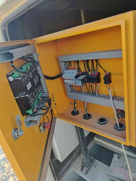 السلام عليكم مولد كاتم شركة بيركنز تشغل 32 امبير السعر 12 مليون وبي مجال  العنوان (بابل حله الثوره شارع المركز أسواق فارس) للاستفسار اتصل على الرقم (***********)(***********)
