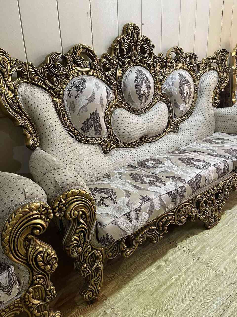 سلام عليكم ،. تخم تركي ملكي نظيف جدا ٣ طبلات مع اثنين قنفات مع ٤ كراسي ١٢ مقعد ،. مكاني بغداد ب٧٥٠ وبي مجال


**إذا كنت صاحب هذا الإعلان وتريد حذفه لأي سبب، رجاءا أرسل رسالة إلى الدعم الفني**