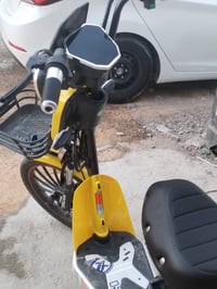 دراجه شحن   صار يومين من شتريتها مستعجل على بيعتها  نضيفه وي خلل ما بي...