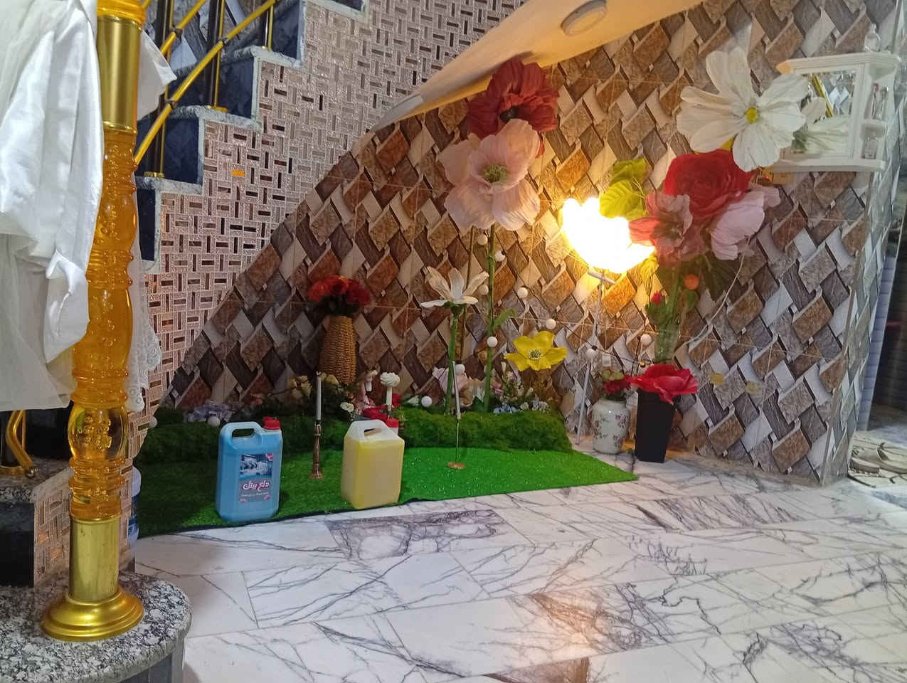 غراض للبيع 
_______________________________________________
1/ستان كامره عدد4
2/كراسي حلاقه دوار عدد7
3/كرسي عادي دوار عدد3
4/طبلات بيض عدد9
5/جهاز تنضيف بشره 
6/خشب مال كوشه عدد3
7/باب المنيوم سلايت مكون من 4 قطع 
8/عارضه 
9/بدامه مال عرض بدلات عدد2
10/مرايه ان النشره 
11/مجمده 
12/ ورد و ثيل (منضر طبيعي)
13/ مكتب و 5 ركونه 
للستفسار الاتصال على رقم واتساب أو خط مازنجر ما اجاوب (***********)العنوان ميسان نهاوند
