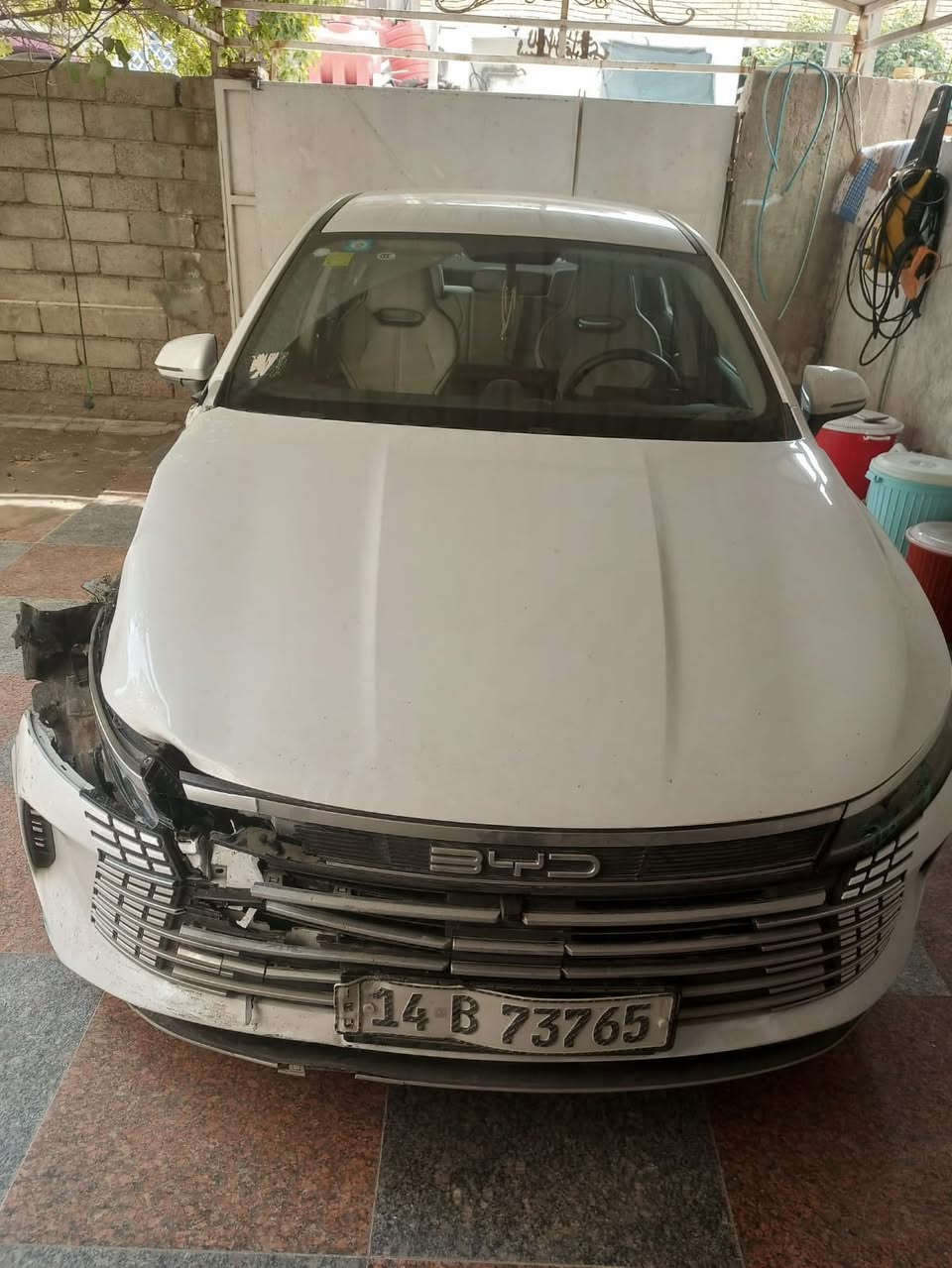 السلام عليكم بي واي دي ديستروير موديل 25بصره بسمي بيها هذه الحادث على حادثها أبيعها تعمل وتسير ماشيه 11الف السعر 110وبيها مجال  العنوان البصره الحيانيه شارع القائد قرب حسينيه اصحاب الكساء هاتف *********** بيع فقط ماراوس
