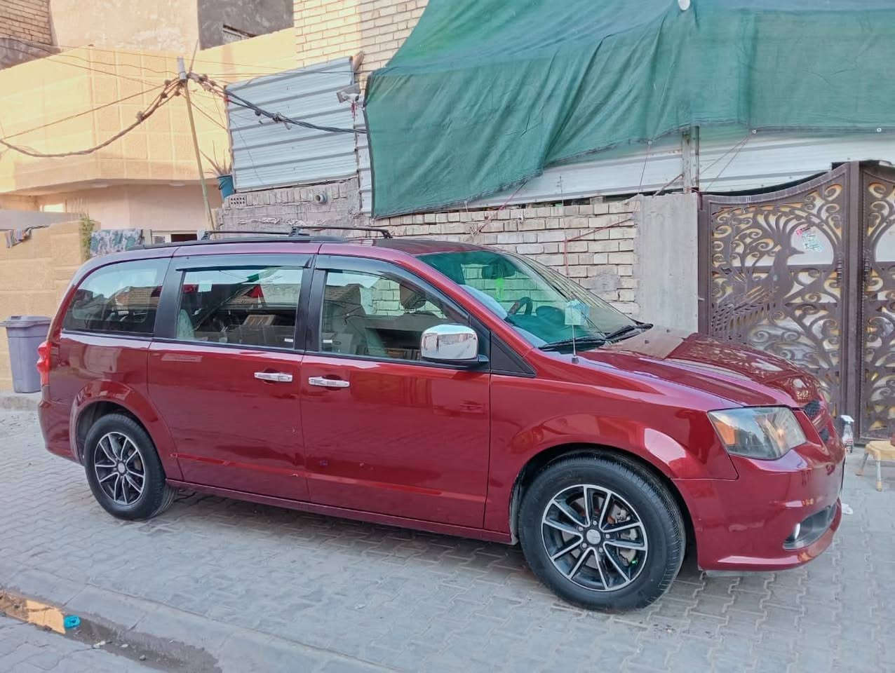 السلام عليكم دوج كرفان GT موديل 2019 مواصفات تحكم ستيرن مثبت سرعه گشنات بلع تبريد تدفئه گشنات مگينه 3.6V تبريد ٣ قطع ثلج حداديه جديده تخم تاير جديد فرس أرضي وسقفي جام كهرباء بيبان كهرباء گير محرگ حداديه مگفولات  السعر 185$وبيها مجال  للاستفسار الاتصال على ***********
