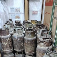 قناني غاز عراقي على فحص توصيل موجود سعر قنينه 55 وبلاستك 170 عنواني بغ...